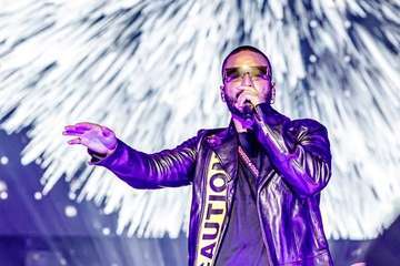 Maluma se conquista al público grancanario con un espectáculo de energía y efectos pirotécnicos (Foto TA)